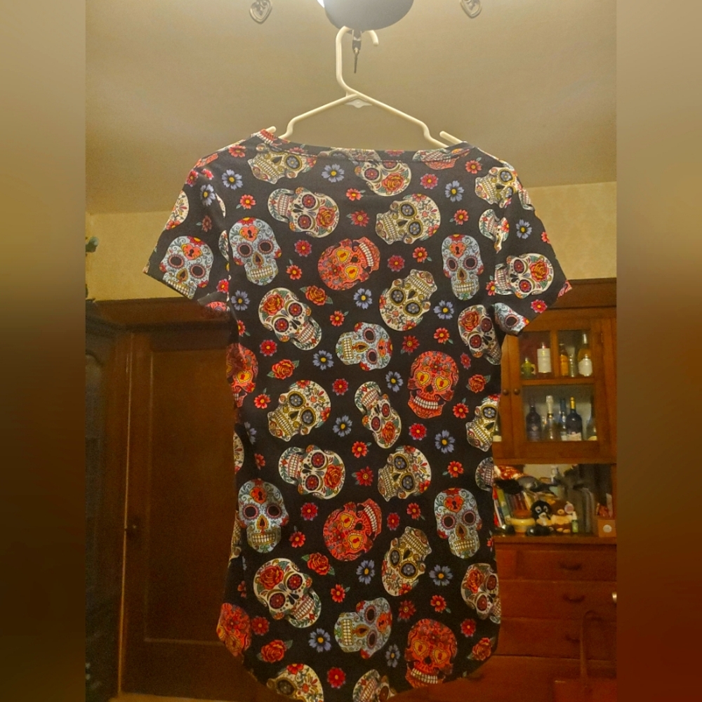 A sugar skull t shirt